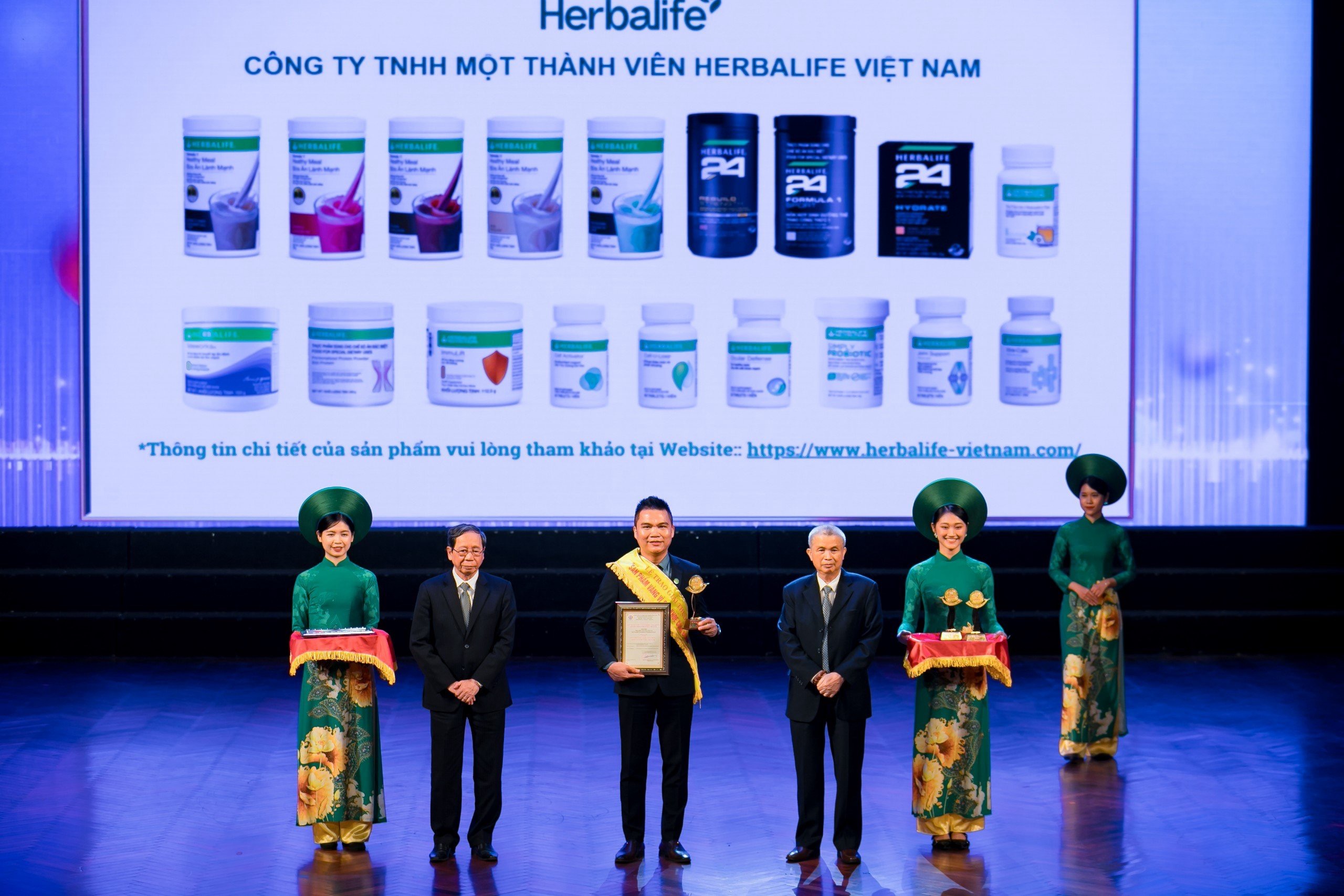 Herbalife Việt Nam đạt giải thưởng “Sản Phẩm Vàng Vì Sức Khỏe Cộng Đồng” lần thứ 10 liên tiếp